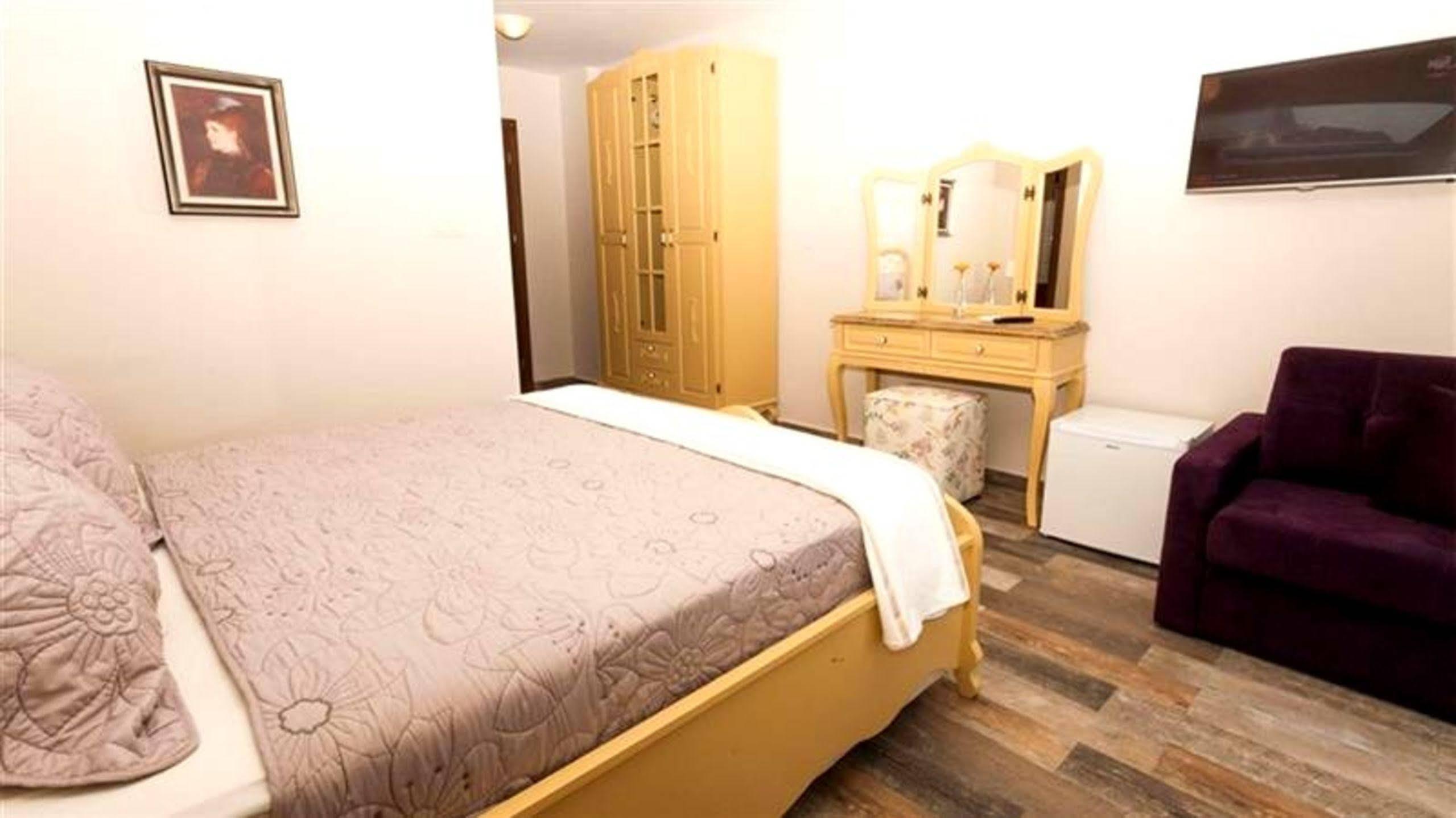 Niluefer Butik Otel (Adults Only) Ayvalik Exterior photo