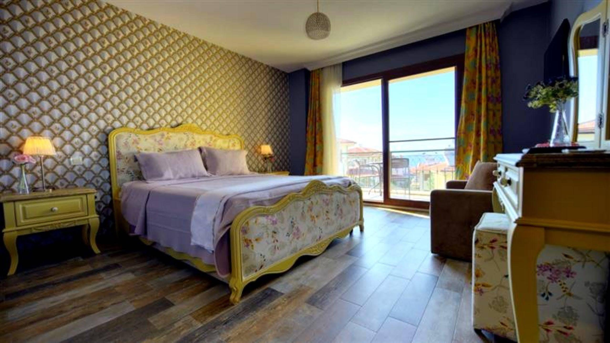 Niluefer Butik Otel (Adults Only) Ayvalik Exterior photo